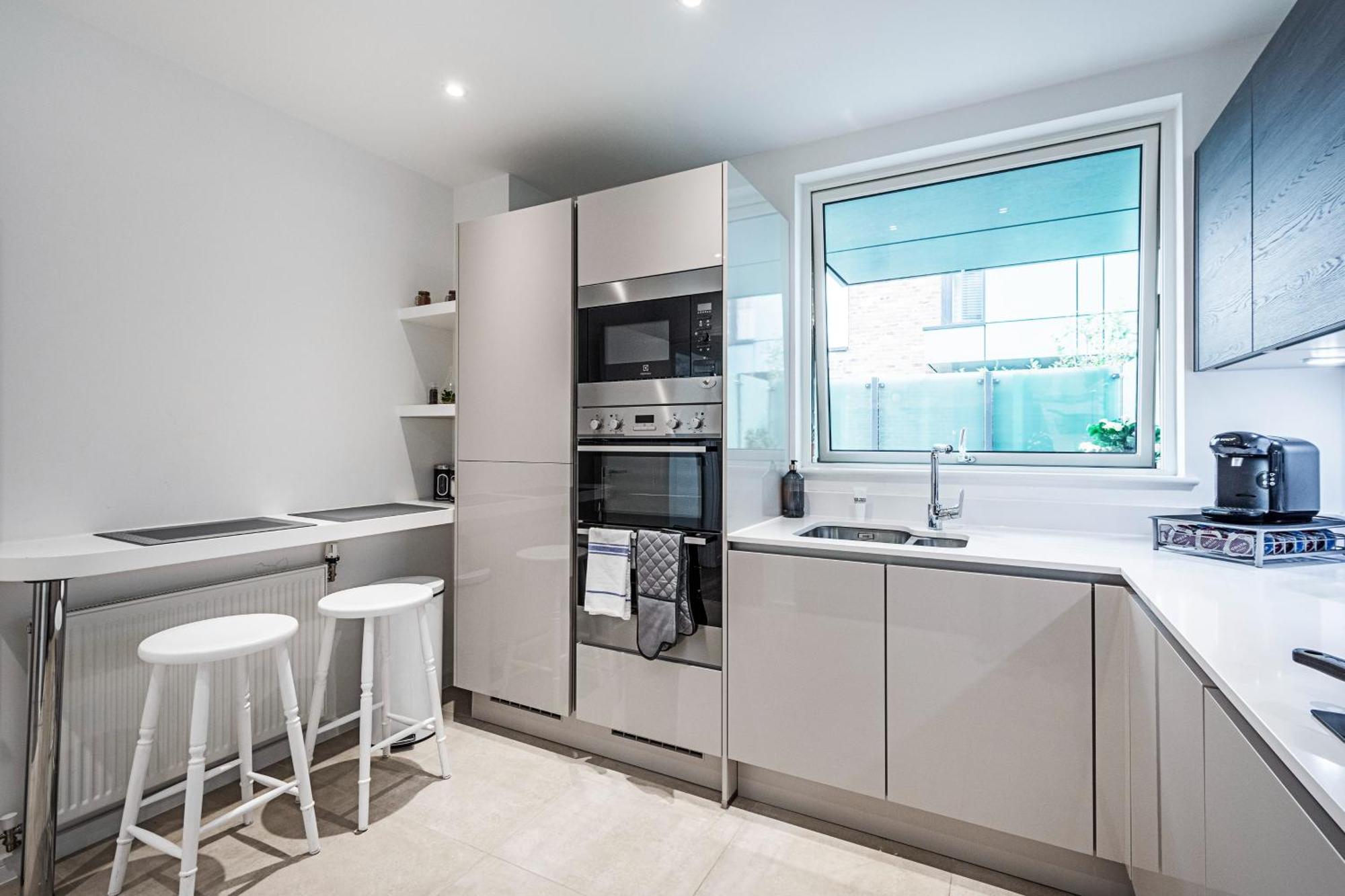 Chiswick Park 3 Bed 3 Bath West London - Parking Lejlighed Eksteriør billede