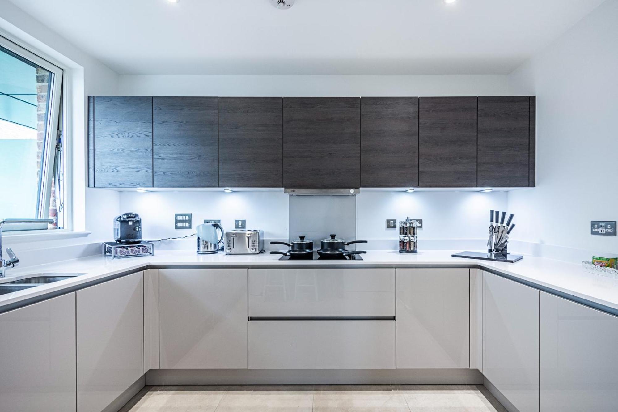 Chiswick Park 3 Bed 3 Bath West London - Parking Lejlighed Eksteriør billede
