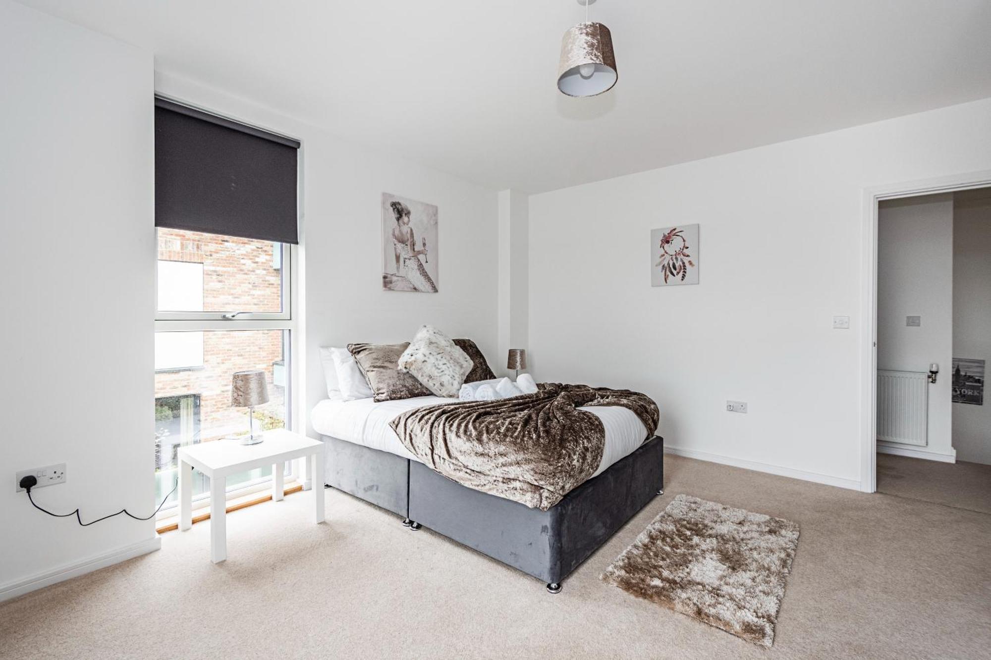 Chiswick Park 3 Bed 3 Bath West London - Parking Lejlighed Eksteriør billede