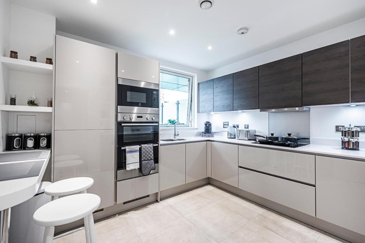 Chiswick Park 3 Bed 3 Bath West London - Parking Lejlighed Eksteriør billede