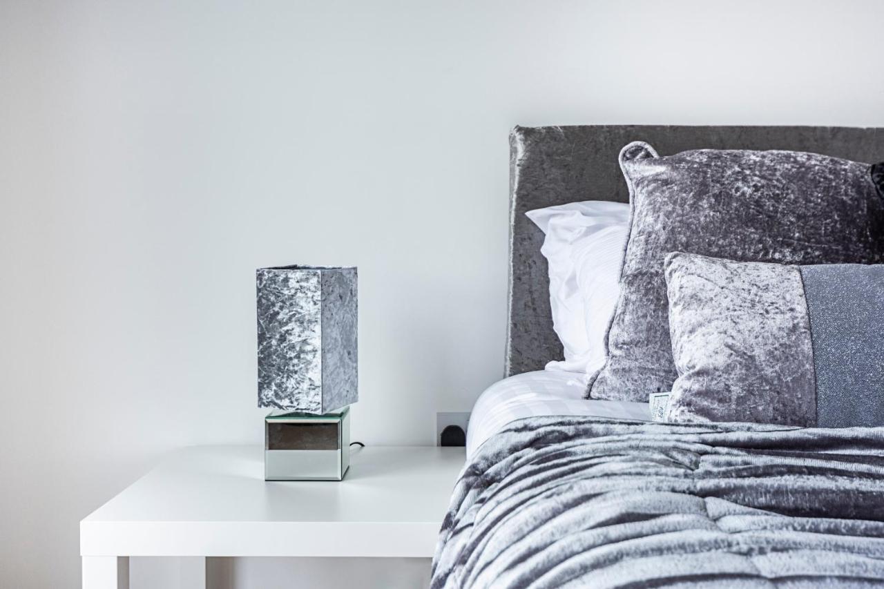 Chiswick Park 3 Bed 3 Bath West London - Parking Lejlighed Eksteriør billede