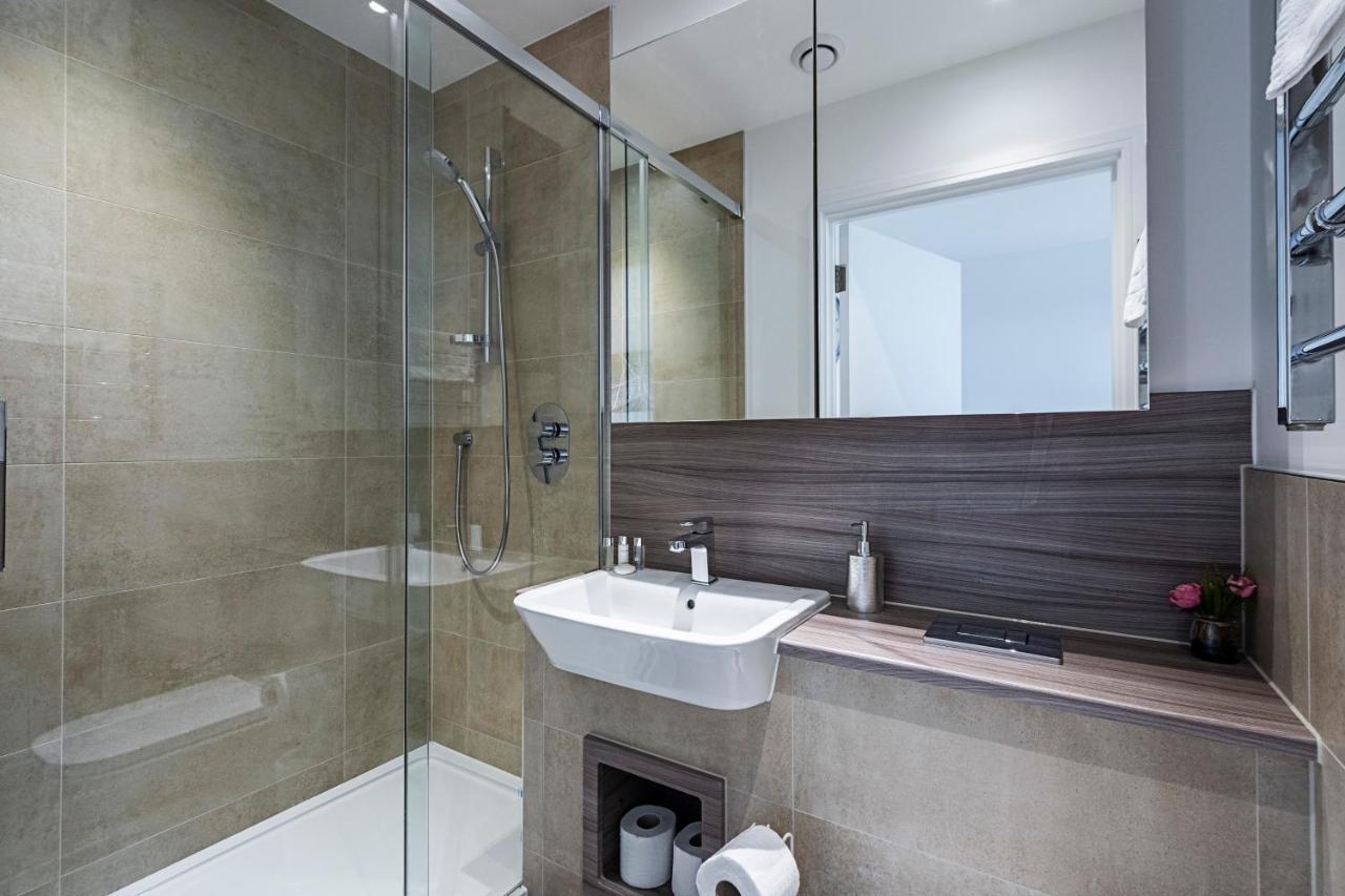 Chiswick Park 3 Bed 3 Bath West London - Parking Lejlighed Eksteriør billede