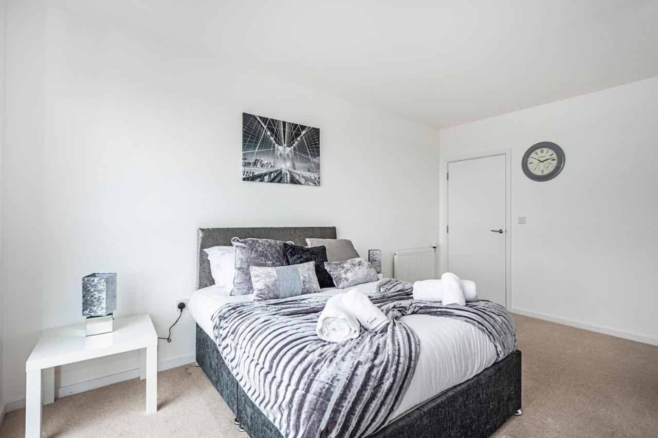 Chiswick Park 3 Bed 3 Bath West London - Parking Lejlighed Eksteriør billede