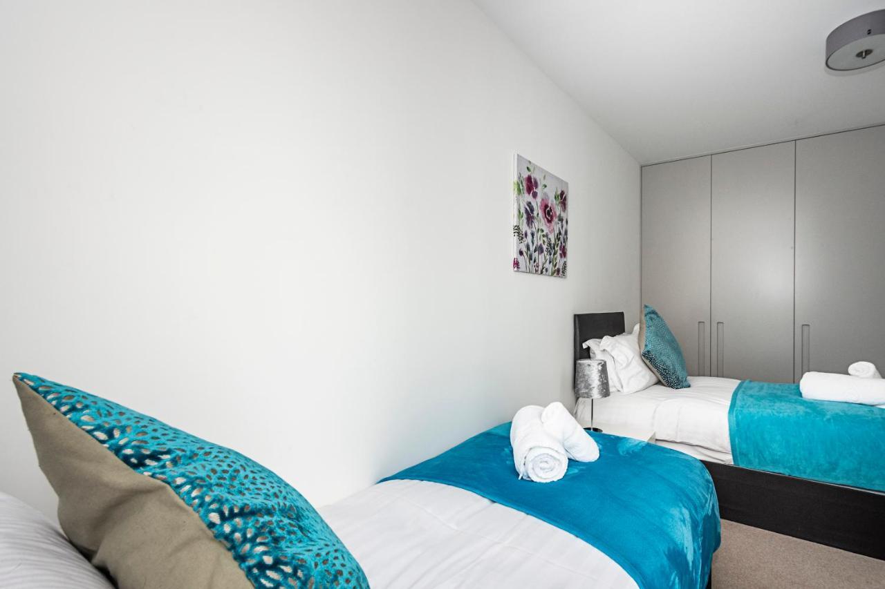 Chiswick Park 3 Bed 3 Bath West London - Parking Lejlighed Eksteriør billede