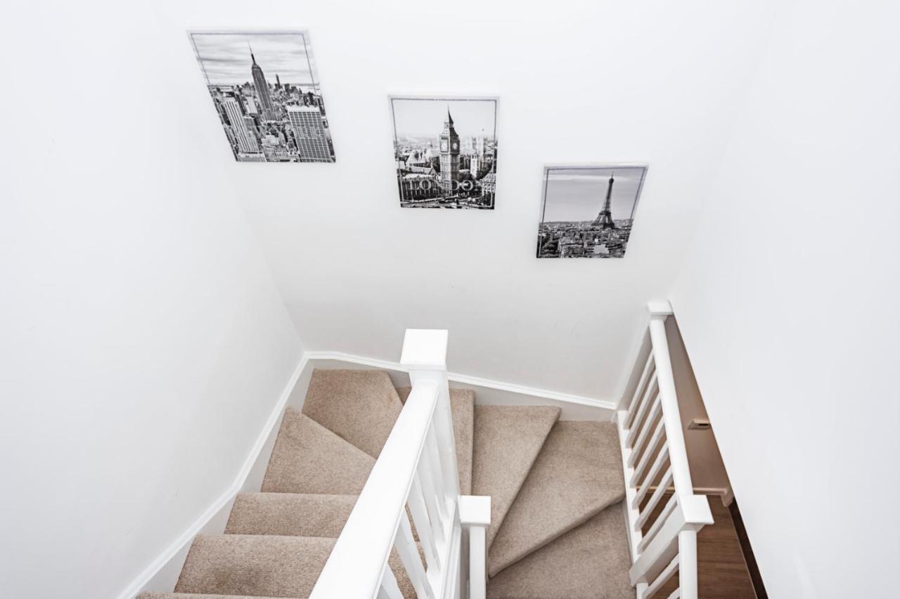 Chiswick Park 3 Bed 3 Bath West London - Parking Lejlighed Eksteriør billede